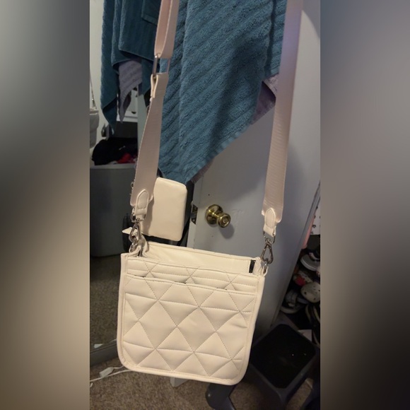 Steve Madden - Picture 2 of 2